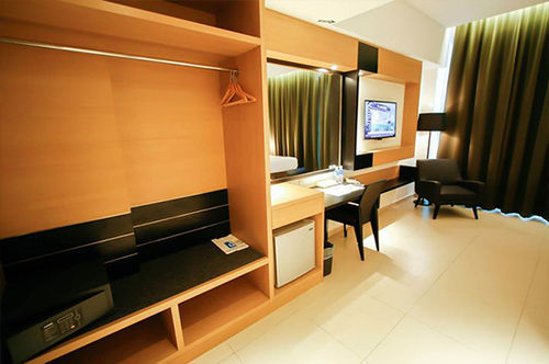 D Hotel Seri Iskandar Esterno foto