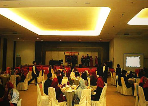 D Hotel Seri Iskandar Esterno foto