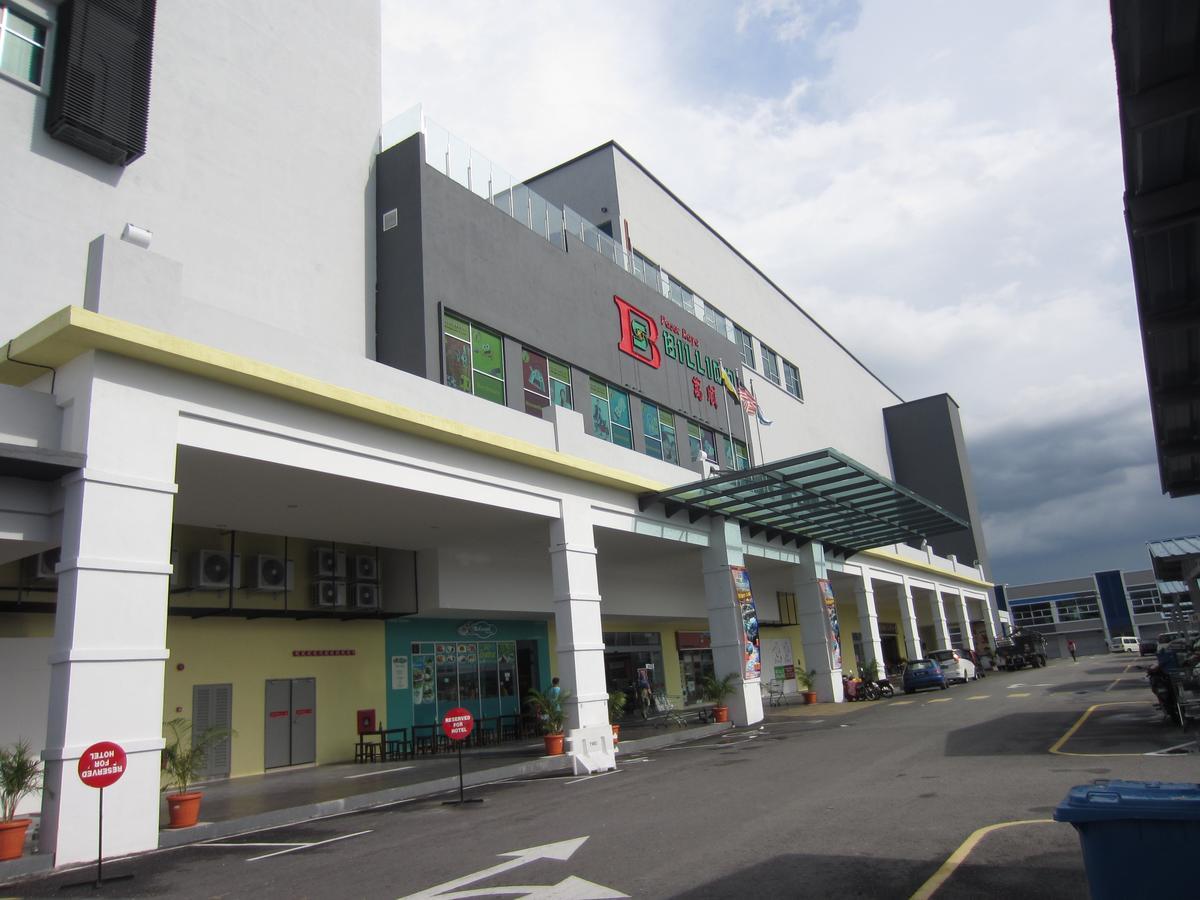 D Hotel Seri Iskandar Esterno foto